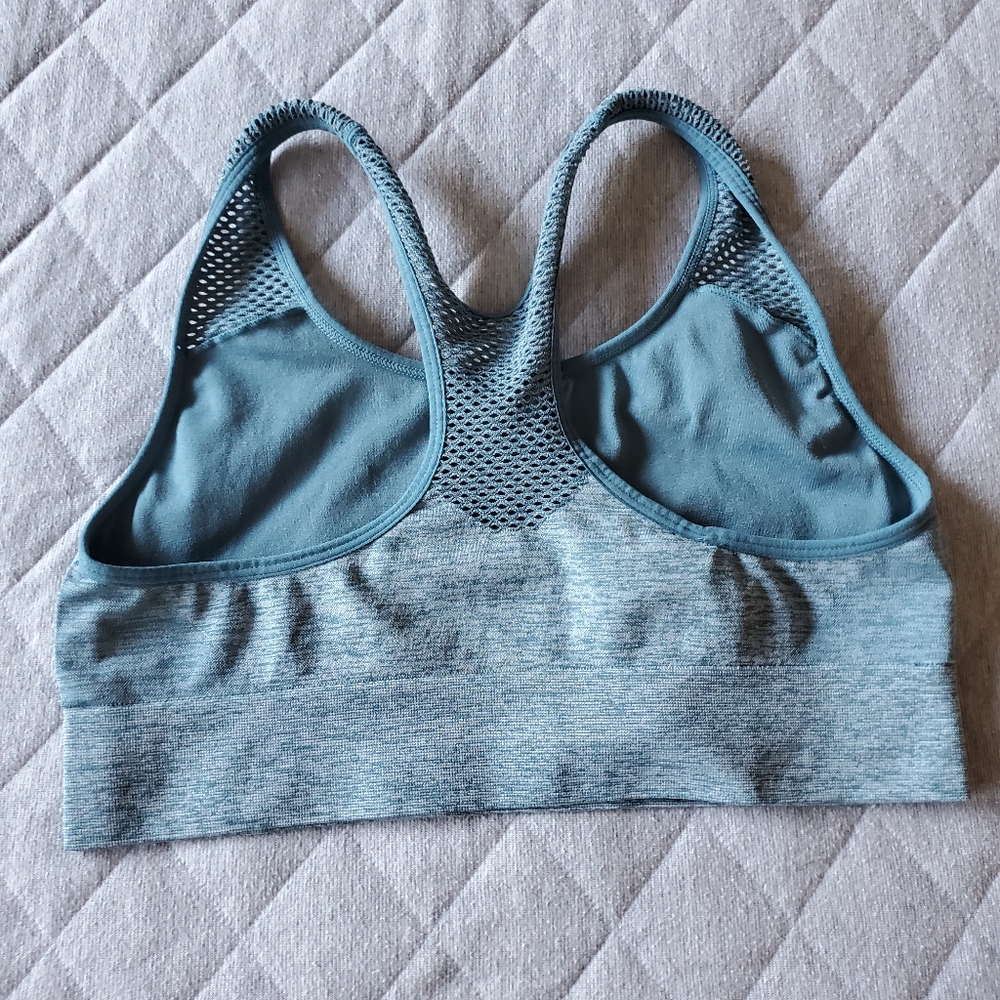 ⭐4/$20 VS PINK Seamless Sports Bra Medium - Picture 3 of 6